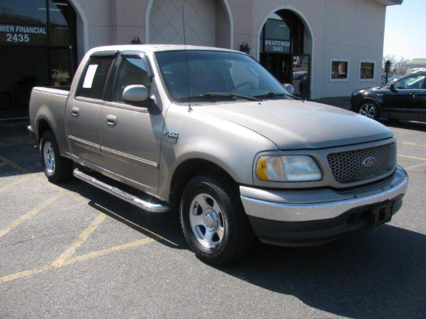 2002 Tan Ford F-150 XLT SuperCrew Short Bed 2WD (1FTRW07642K) with an 4.6L V8 SOHC 16V engine, 4-Speed Automatic transmission, located at 2443 Albert Pike, Hot Springs, AR, 71913, (501) 623-6255, 34.492222, -93.109993 - LISTED FEATURES MAY BE OPTIONAL AND NOT INCLUDED ON THIS VEHICLE!!! - Photo#6