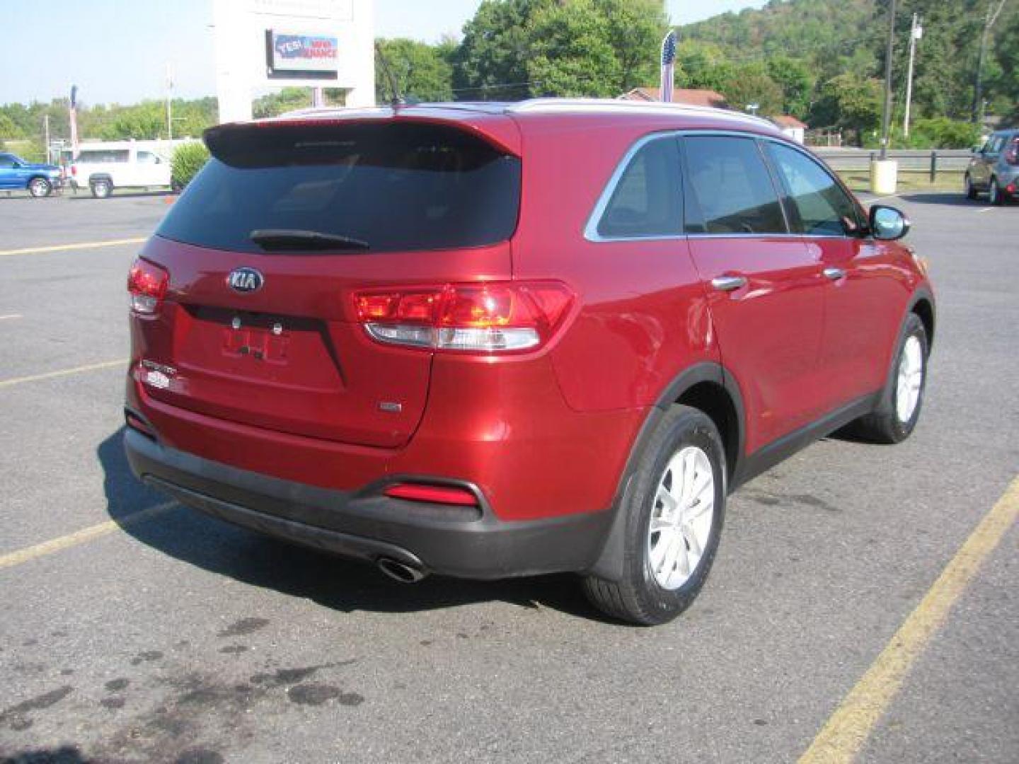 2017 Maroon Kia Sorento LX 2WD (5XYPG4A3XHG) with an 2.4L L4 DOHC 16V engine, 6-Speed Automatic transmission, located at 2443 Albert Pike, Hot Springs, AR, 71913, (501) 623-6255, 34.492222, -93.109993 - LISTED FEATURES MAY BE OPTIONAL AND NOT INCLUDED ON THIS VEHICLE!!! - Photo#2