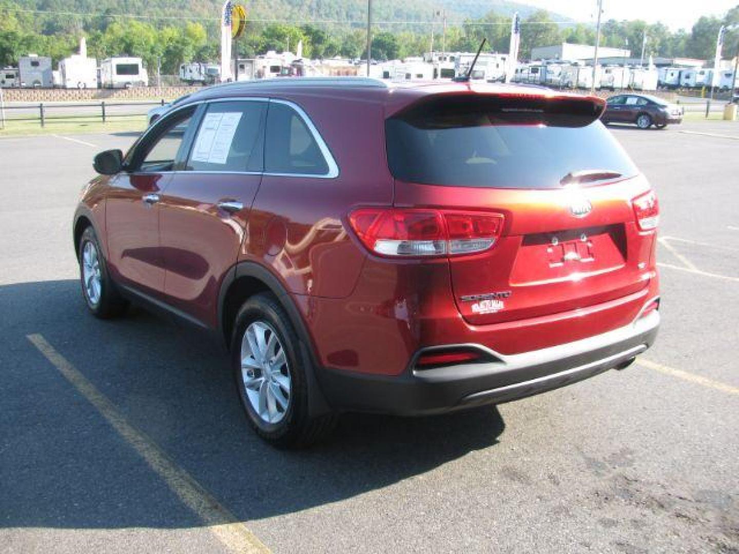 2017 Maroon Kia Sorento LX 2WD (5XYPG4A3XHG) with an 2.4L L4 DOHC 16V engine, 6-Speed Automatic transmission, located at 2443 Albert Pike, Hot Springs, AR, 71913, (501) 623-6255, 34.492222, -93.109993 - LISTED FEATURES MAY BE OPTIONAL AND NOT INCLUDED ON THIS VEHICLE!!! - Photo#3