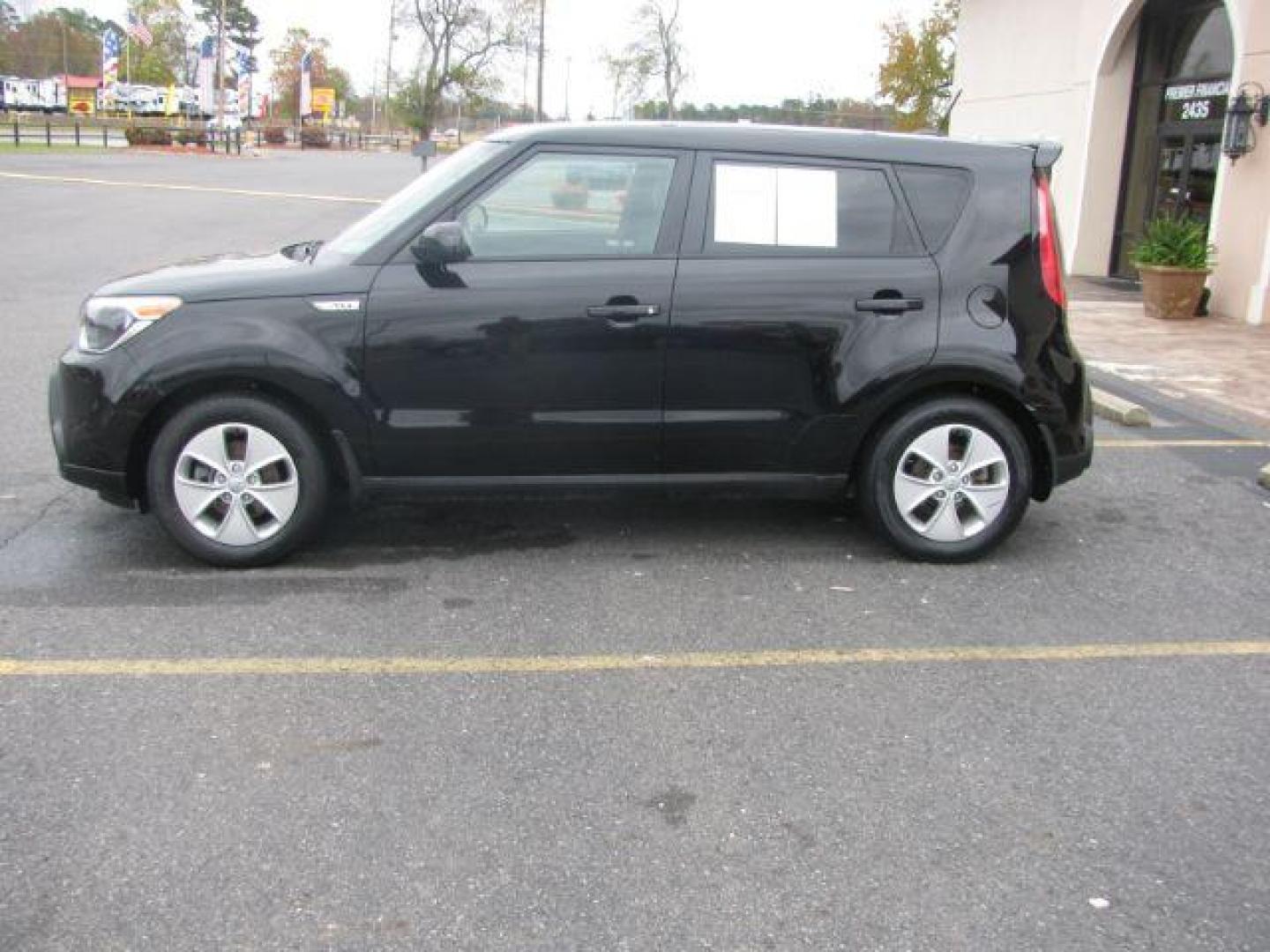 2015 Black Kia Soul Base (KNDJN2A29F7) with an 1.6L L4 DOHC 16V engine, located at 2443 Albert Pike, Hot Springs, AR, 71913, (501) 623-6255, 34.492222, -93.109993 - LISTED FEATURES MAY BE OPTIONAL AND NOT INCLUDED ON THIS VEHICLE!!! - Photo#1