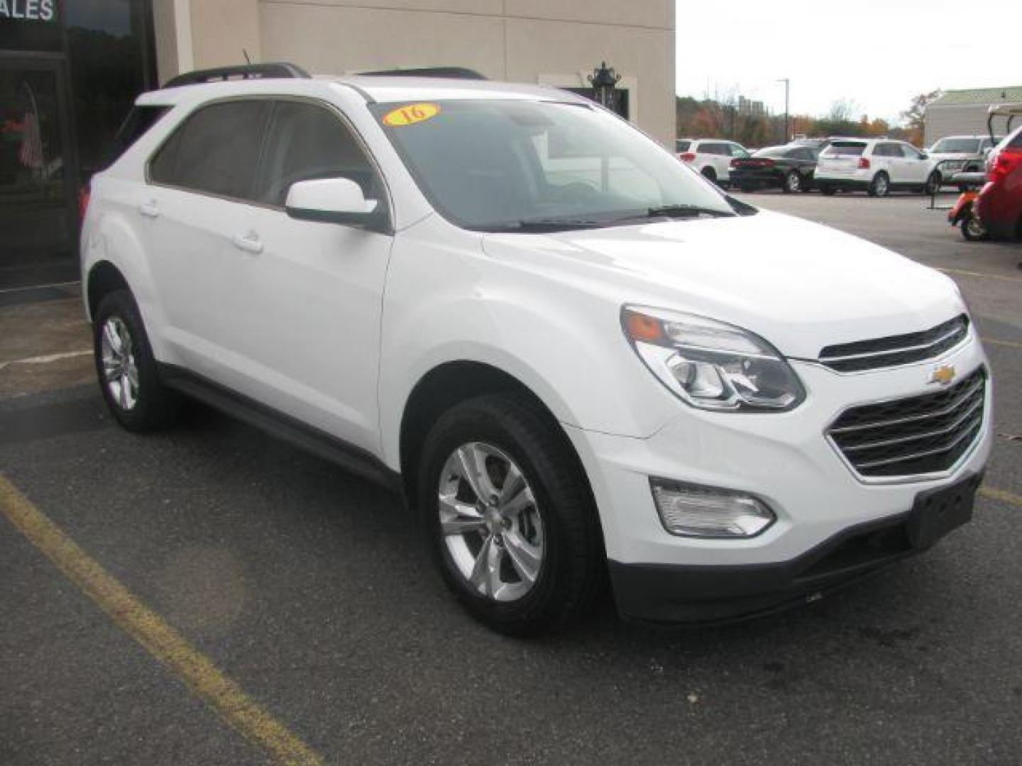 2016 White Chevrolet Equinox LT 2WD (2GNALCEKXG6) with an 2.4L L4 DOHC 16V FFV engine, 6-Speed Automatic transmission, located at 2443 Albert Pike, Hot Springs, AR, 71913, (501) 623-6255, 34.492222, -93.109993 - Photo#5