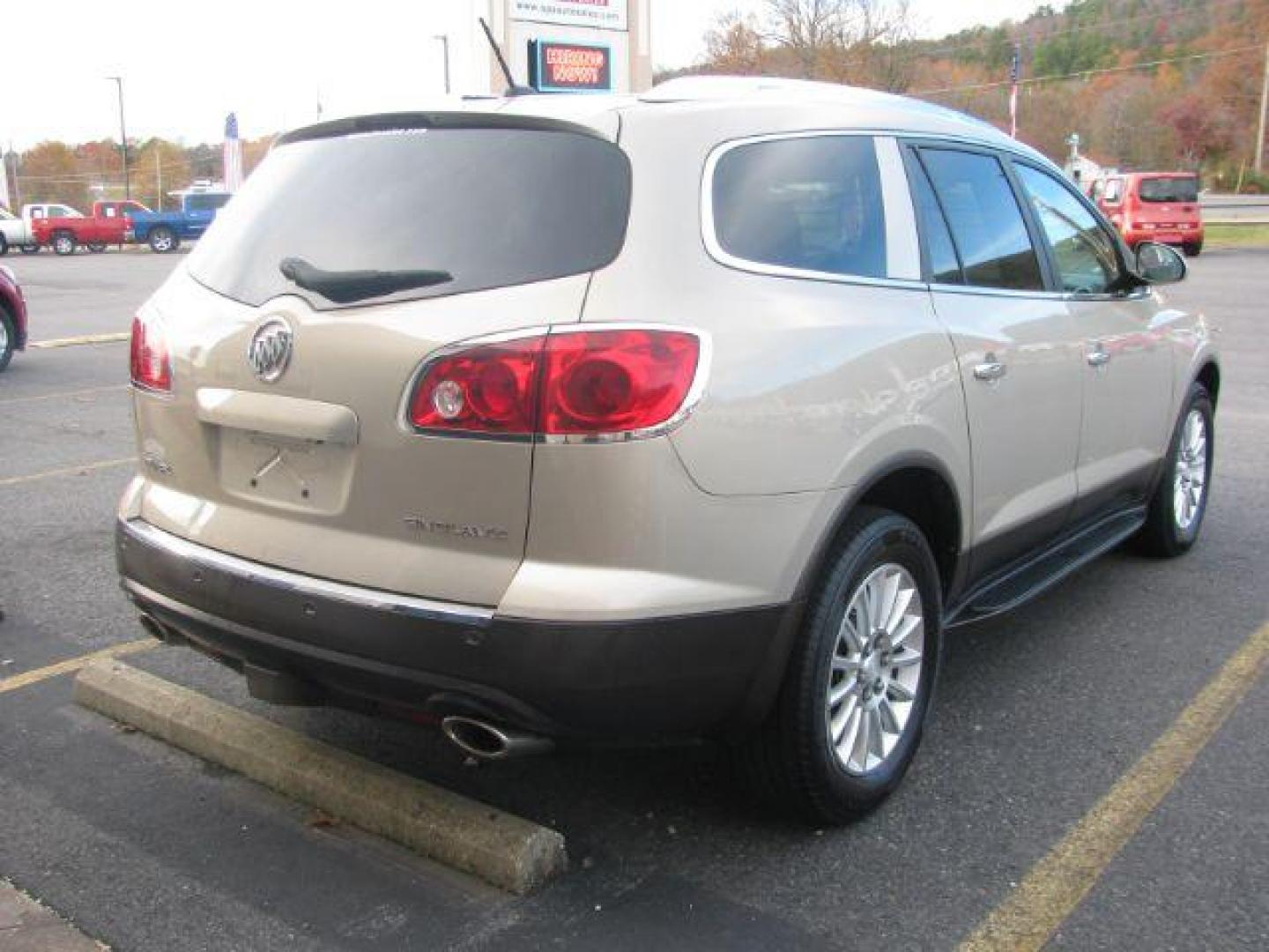 2012 Tan Buick Enclave Leather FWD (5GAKRCED0CJ) with an 3.6L V6 DOHC 24V engine, 6-Speed Automatic Overdrive transmission, located at 2443 Albert Pike, Hot Springs, AR, 71913, (501) 623-6255, 34.492222, -93.109993 - Photo#3