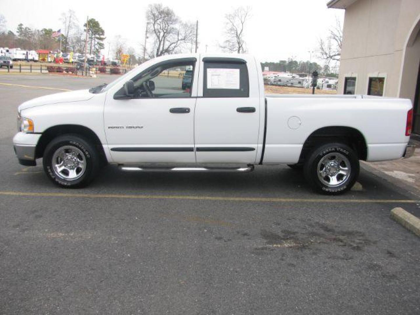 2005 White Dodge Ram 1500 ST Quad Cab Short Bed 2WD (1D7HA18K75J) with an 3.7L V6 SOHC 12V engine, located at 2443 Albert Pike, Hot Springs, AR, 71913, (501) 623-6255, 34.492222, -93.109993 - Photo#1