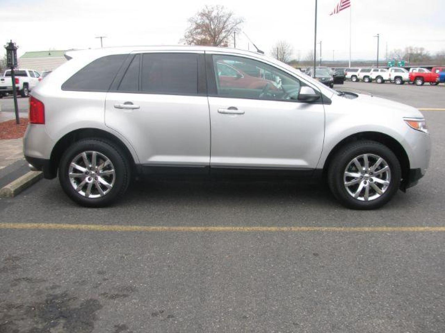 2012 Silver Ford Edge SEL FWD (2FMDK3JC7CB) with an 3.5L V6 DOHC 24V engine, 6-Speed Automatic transmission, located at 2443 Albert Pike, Hot Springs, AR, 71913, (501) 623-6255, 34.492222, -93.109993 - LISTED FEATURES MAY BE OPTIONAL AND NOT INCLUDED ON THIS VEHICLE!!! - Photo#4