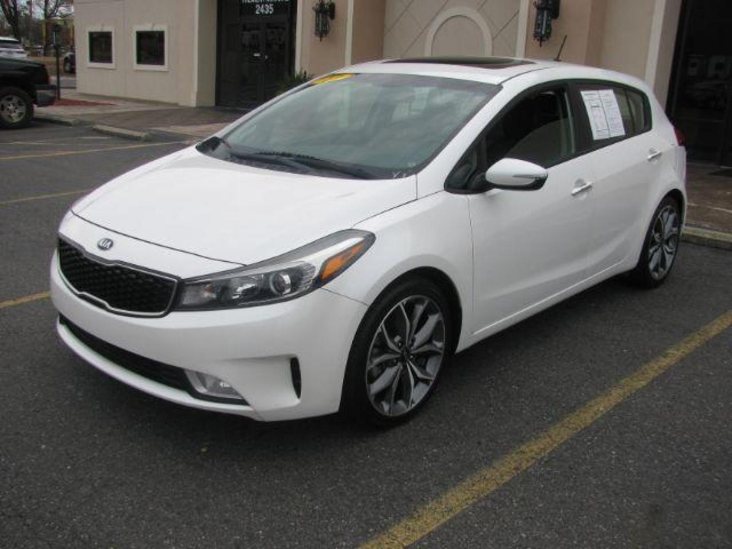 2017 White Kia Forte 5-Door EX (KNAFX5A81H5) with an 2.0L L4 DOHC 16V engine, 6-Speed Automatic transmission, located at 2443 Albert Pike, Hot Springs, AR, 71913, (501) 623-6255, 34.492222, -93.109993 - Photo#0