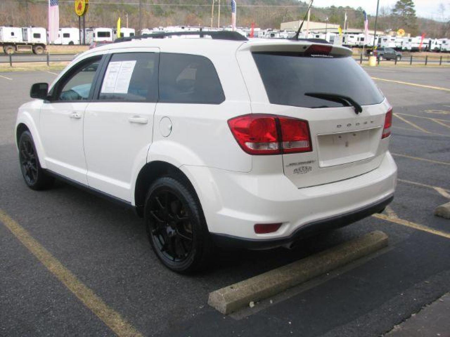 2016 White Dodge Journey SXT (3C4PDCBG6GT) with an 3.6L V6 DOHC 24V engine, 6-Speed Automatic transmission, located at 2443 Albert Pike, Hot Springs, AR, 71913, (501) 623-6255, 34.492222, -93.109993 - Photo#2