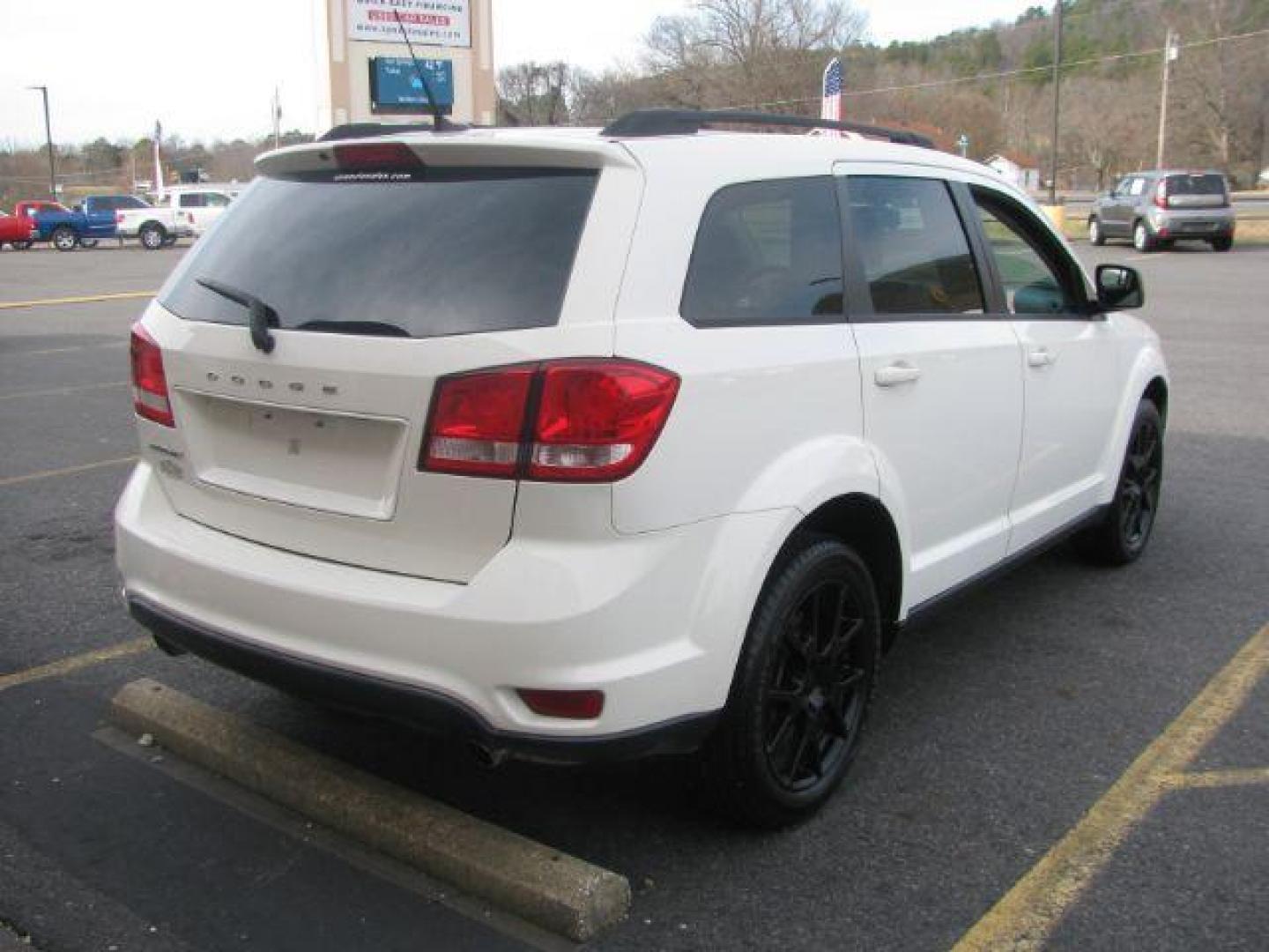 2016 White Dodge Journey SXT (3C4PDCBG6GT) with an 3.6L V6 DOHC 24V engine, 6-Speed Automatic transmission, located at 2443 Albert Pike, Hot Springs, AR, 71913, (501) 623-6255, 34.492222, -93.109993 - Photo#3