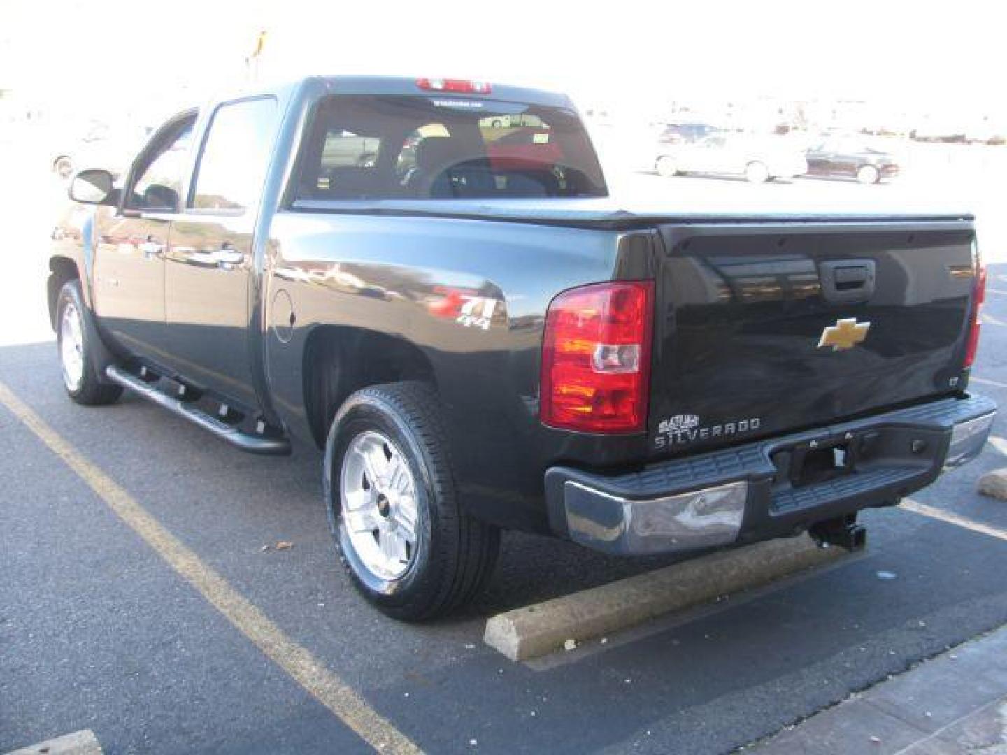 2013 Green Chevrolet Silverado 1500 LT Crew Cab 4WD (3GCPKSE70DG) with an 5.3L V8 OHV 16V FFV engine, located at 2443 Albert Pike, Hot Springs, AR, 71913, (501) 623-6255, 34.492222, -93.109993 - Photo#2