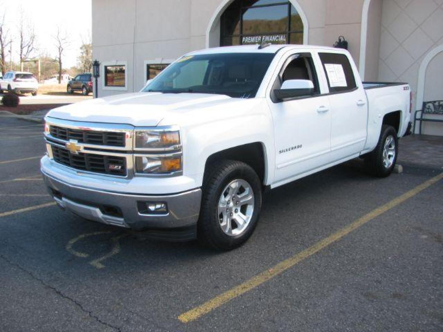 2015 White Chevrolet Silverado 1500 LT Crew Cab 4WD (3GCUKREC7FG) with an 5.3L V8 OHV 16V engine, 6-Speed Automatic transmission, located at 2443 Albert Pike, Hot Springs, AR, 71913, (501) 623-6255, 34.492222, -93.109993 - Photo#0