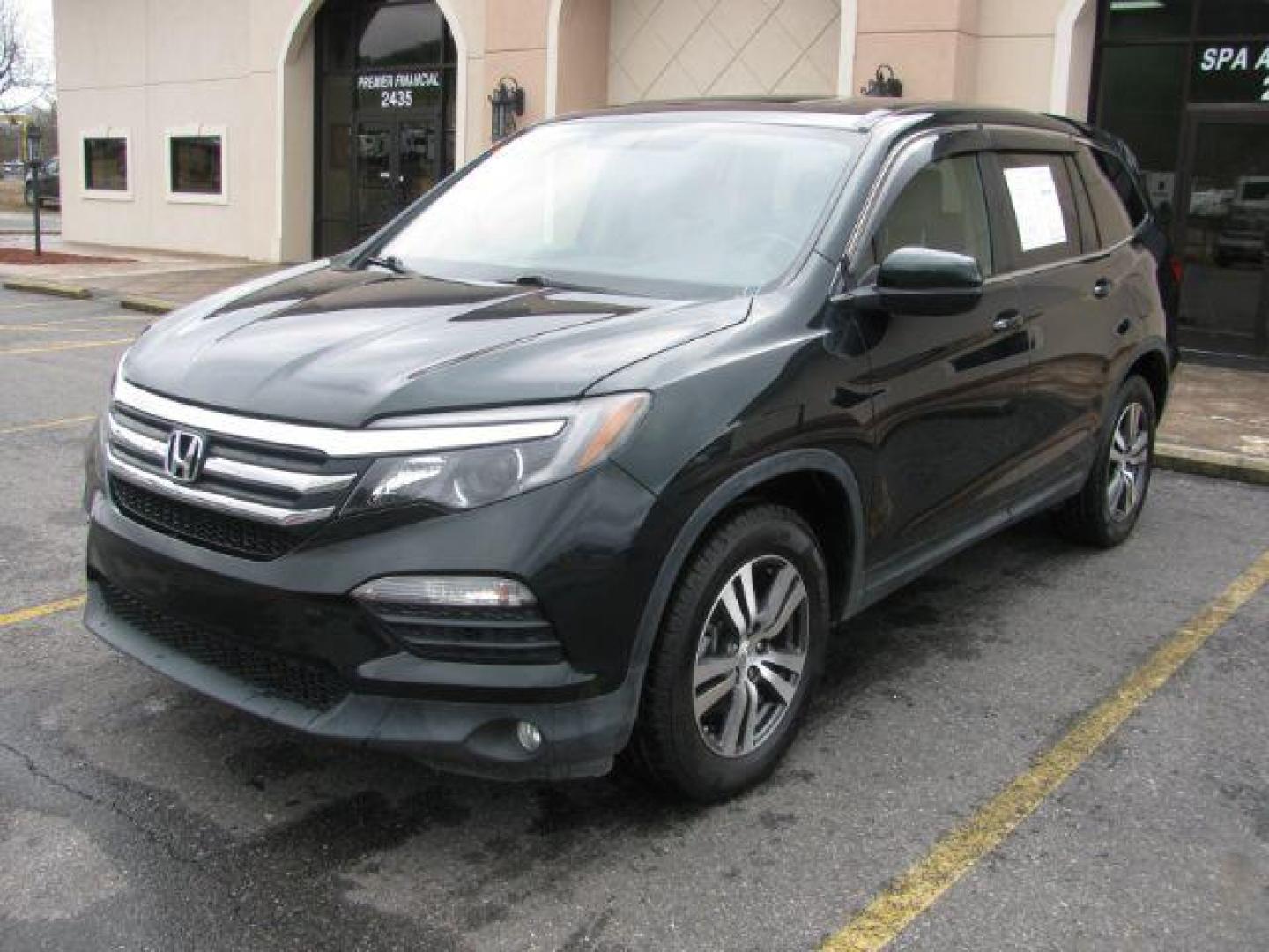 2016 Green Honda Pilot EXL 2WD (5FNYF5H59GB) with an 3.5L V6 SOHC 24V engine, 6-Speed Automatic transmission, located at 2443 Albert Pike, Hot Springs, AR, 71913, (501) 623-6255, 34.492222, -93.109993 - LISTED FEATURES MAY BE OPTIONAL AND NOT INCLUDED ON THIS VEHICLE!!! - Photo#0