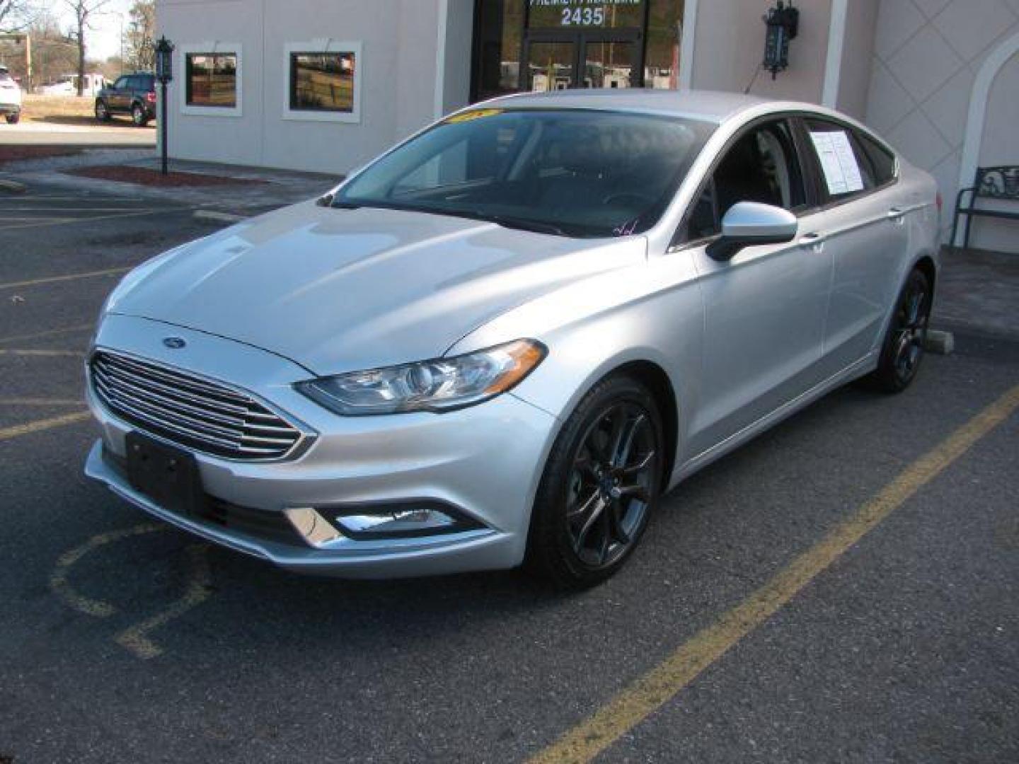 2018 Silver Ford Fusion SE (3FA6P0HD4JR) with an 1.5L L4 DOHC 16V engine, 6-Speed Automatic transmission, located at 2443 Albert Pike, Hot Springs, AR, 71913, (501) 623-6255, 34.492222, -93.109993 - Photo#0