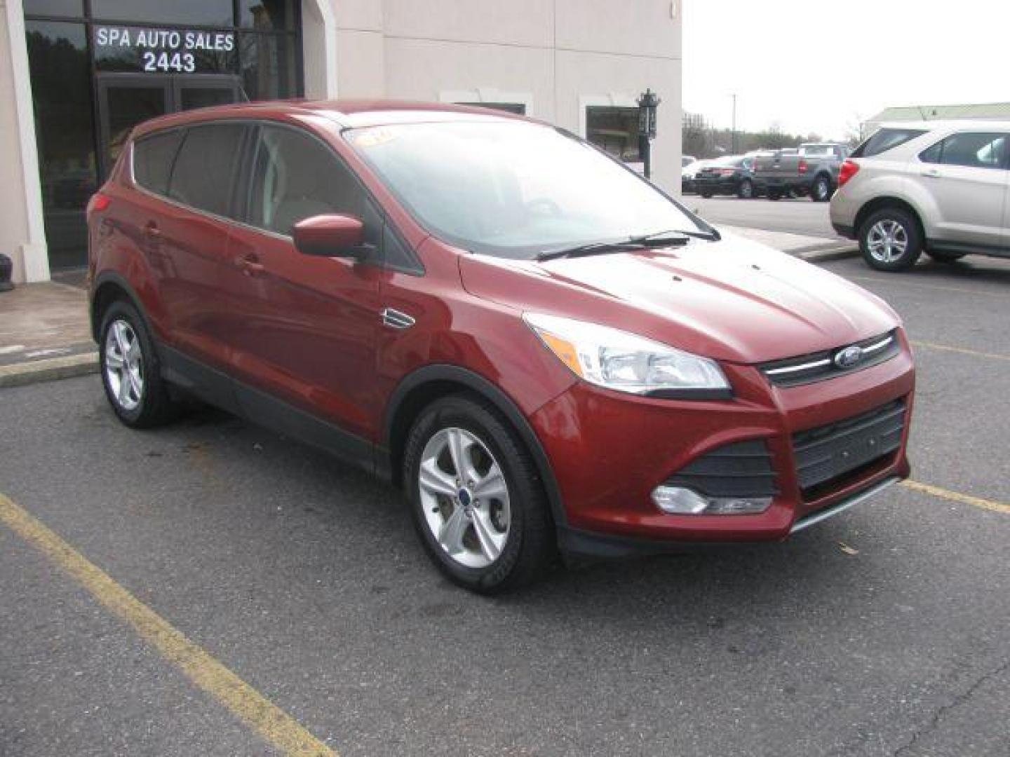 2016 Maroon Ford Escape SE FWD (1FMCU0G71GU) with an 2.5L L4 DOHC 16V engine, 6-Speed Automatic transmission, located at 2443 Albert Pike, Hot Springs, AR, 71913, (501) 623-6255, 34.492222, -93.109993 - Photo#5