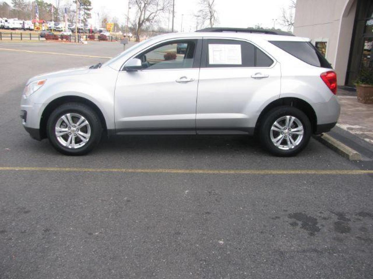 2011 Silver Chevrolet Equinox 1LT 2WD (2GNALDEC6B1) with an 2.4L L4 DOHC 16V engine, 6-Speed Automatic transmission, located at 2443 Albert Pike, Hot Springs, AR, 71913, (501) 623-6255, 34.492222, -93.109993 - LISTED FEATURES MAY BE OPTIONAL AND NOT INCLUDED ON THIS VEHICLE!!! - Photo#1