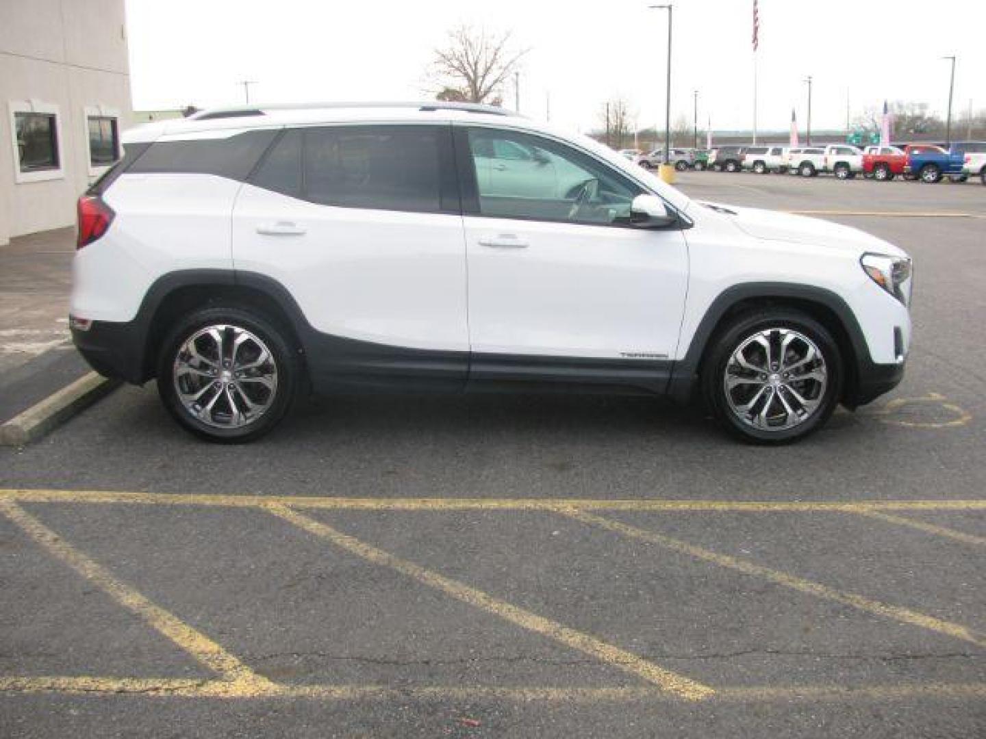 2019 White GMC Terrain SLT (3GKALPEV2KL) with an 1.4L L4 DOHC 16V TURBO engine, 6-Speed Automatic transmission, located at 2443 Albert Pike, Hot Springs, AR, 71913, (501) 623-6255, 34.492222, -93.109993 - LISTED FEATURES MAY BE OPTIONAL AND NOT INCLUDED ON THIS VEHICLE!!! - Photo#4