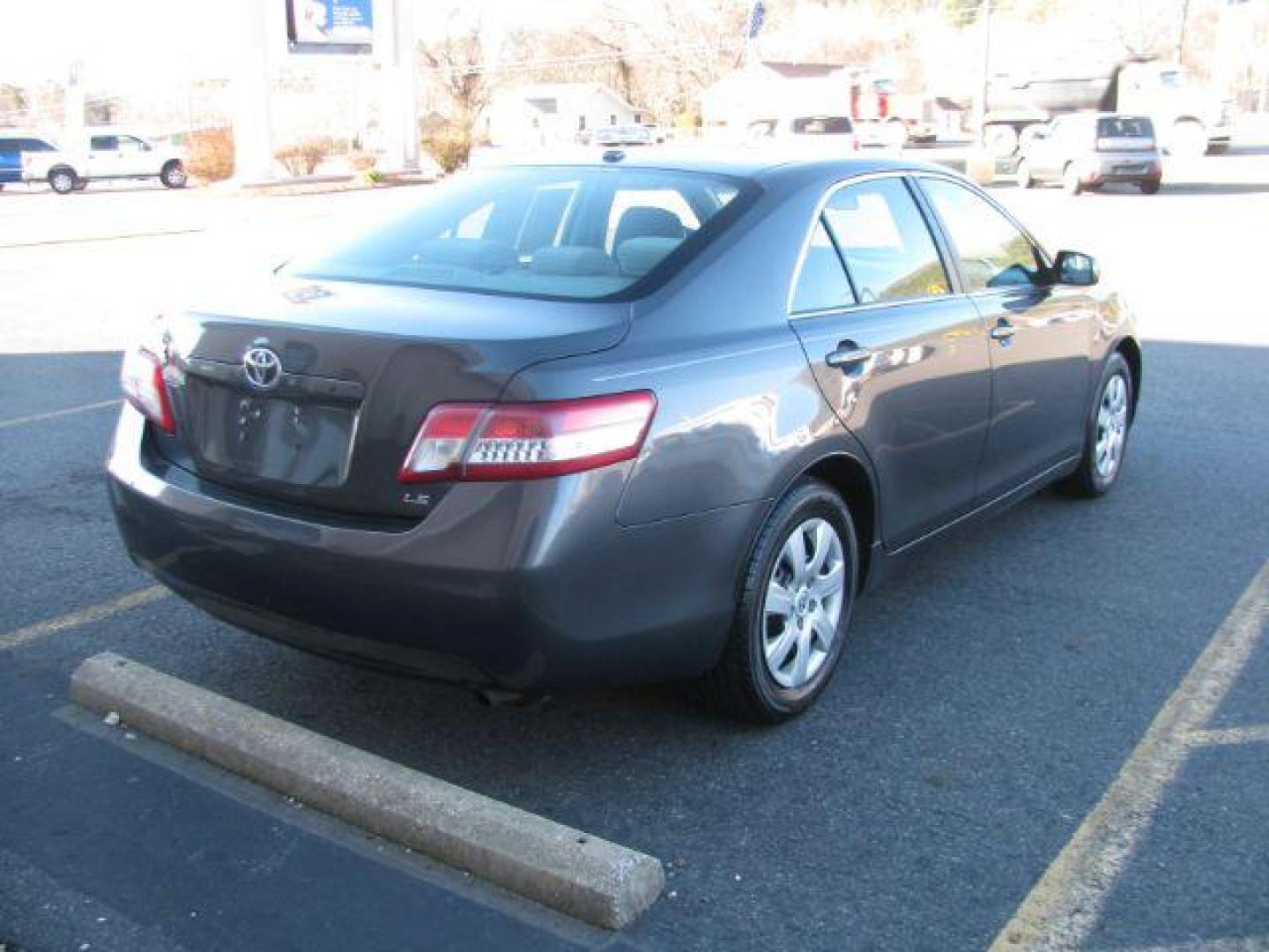 2010 Gray Toyota Camry LE 6-Spd AT (4T4BF3EK8AR) with an 2.5L L4 DOHC 16V engine, 6-Speed Automatic transmission, located at 2443 Albert Pike, Hot Springs, AR, 71913, (501) 623-6255, 34.492222, -93.109993 - Photo#3