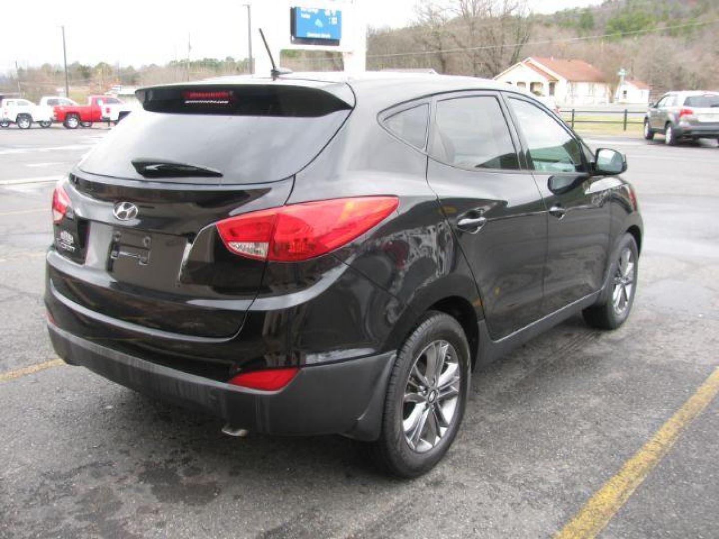 2015 Black Hyundai Tucson GLS FWD (KM8JT3AF3FU) with an 2.0L L4 DOHC 16V engine, 6-Speed Automatic transmission, located at 2443 Albert Pike, Hot Springs, AR, 71913, (501) 623-6255, 34.492222, -93.109993 - Photo#3