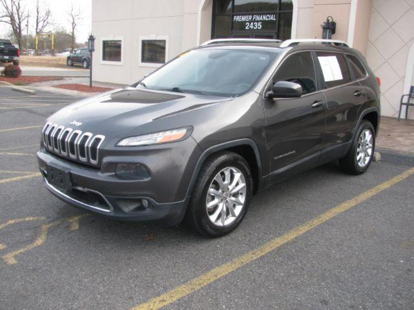 2015 Gray Jeep Cherokee Limited FWD (1C4PJLDS4FW) with an 3.2L V6 DOHC 24V engine, 9-Speed Automatic transmission, located at 2443 Albert Pike, Hot Springs, AR, 71913, (501) 623-6255, 34.492222, -93.109993 - Photo#0