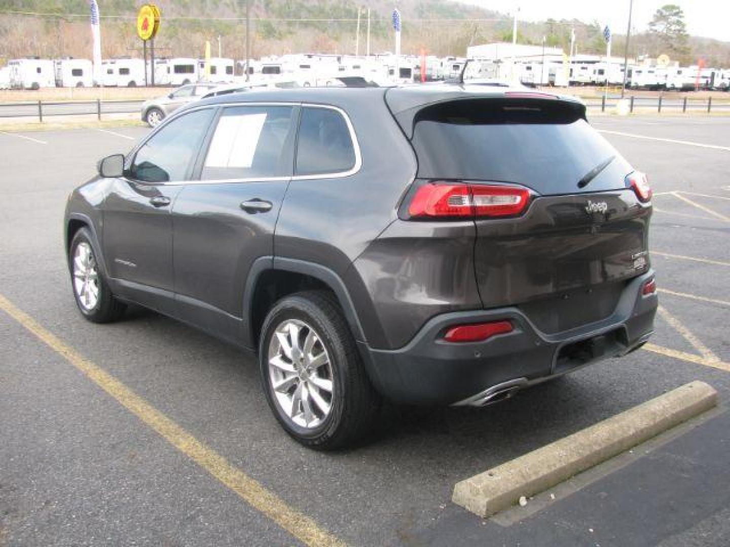 2015 Gray Jeep Cherokee Limited FWD (1C4PJLDS4FW) with an 3.2L V6 DOHC 24V engine, 9-Speed Automatic transmission, located at 2443 Albert Pike, Hot Springs, AR, 71913, (501) 623-6255, 34.492222, -93.109993 - Photo#2