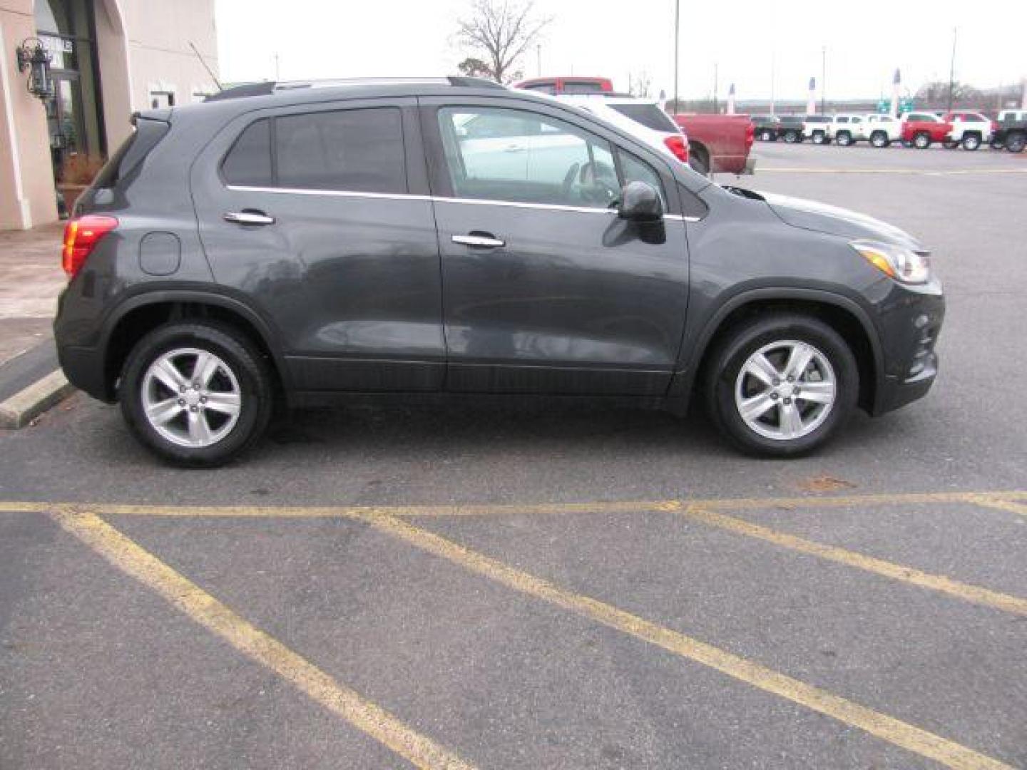 2017 Gray Chevrolet Trax LT FWD (3GNCJLSB6HL) with an 1.4L L4 DOHC 16V engine, 6-Speed Automatic transmission, located at 2443 Albert Pike, Hot Springs, AR, 71913, (501) 623-6255, 34.492222, -93.109993 - LISTED FEATURES MAY BE OPTIONAL AND NOT INCLUDED ON THIS VEHICLE!!! - Photo#4