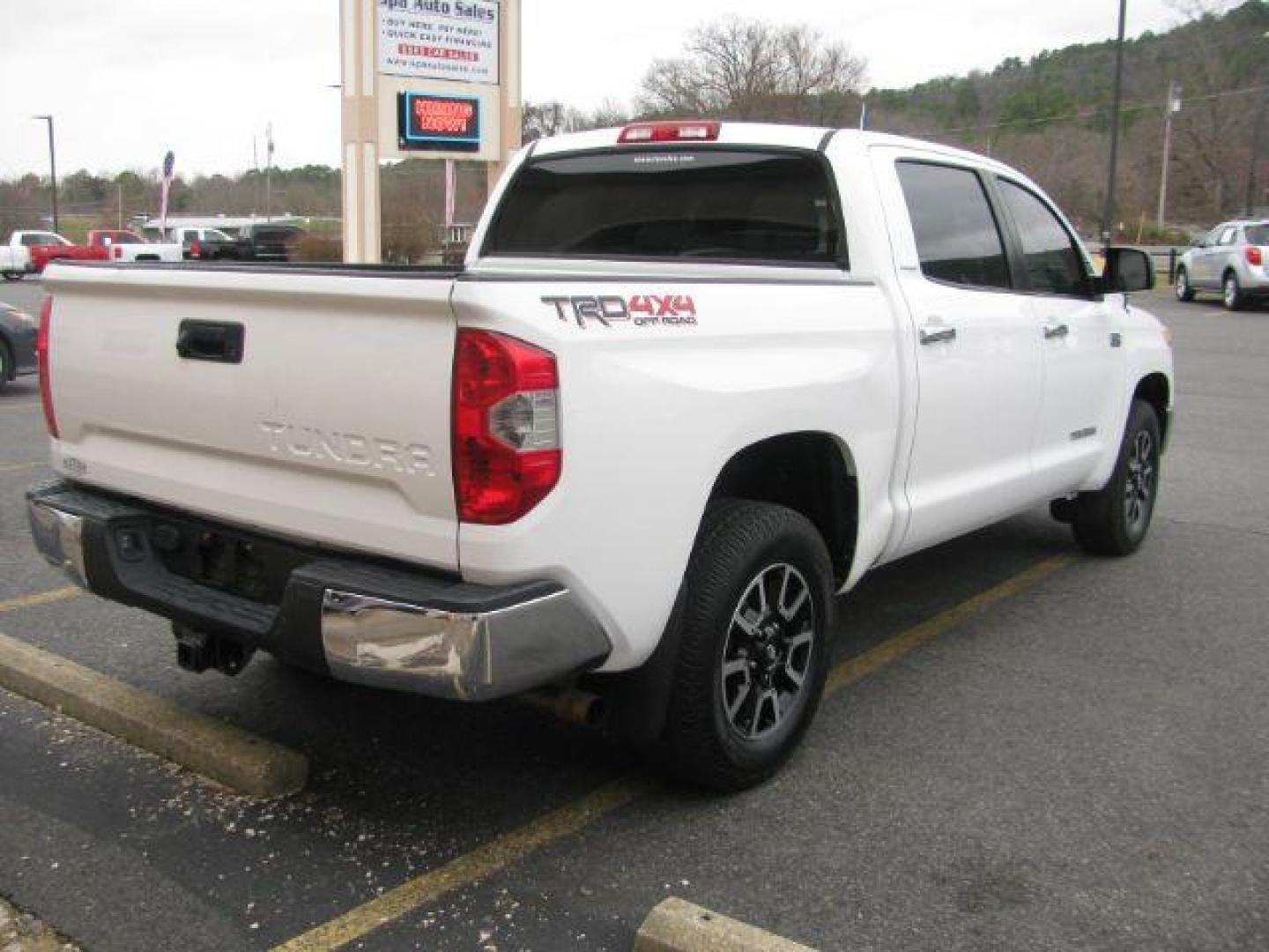 2014 White Toyota Tundra Limited 5.7L FFV CrewMax 4WD (5TFHW5F13EX) with an 5.7L V8 DOHC 32V FFV engine, 6-Speed Automatic transmission, located at 2443 Albert Pike, Hot Springs, AR, 71913, (501) 623-6255, 34.492222, -93.109993 - Photo#4