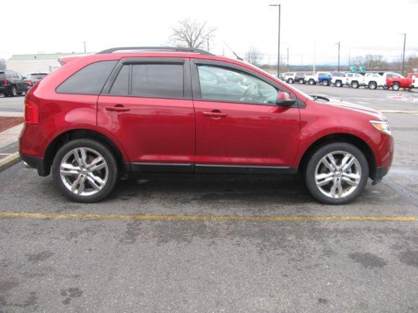 2013 Maroon Ford Edge SEL FWD (2FMDK3JC2DB) with an 3.5L V6 DOHC 24V engine, 6-Speed Automatic transmission, located at 2443 Albert Pike, Hot Springs, AR, 71913, (501) 623-6255, 34.492222, -93.109993 - LISTED FEATURES MAY BE OPTIONAL AND NOT INCLUDED ON THIS VEHICLE!!! - Photo#4