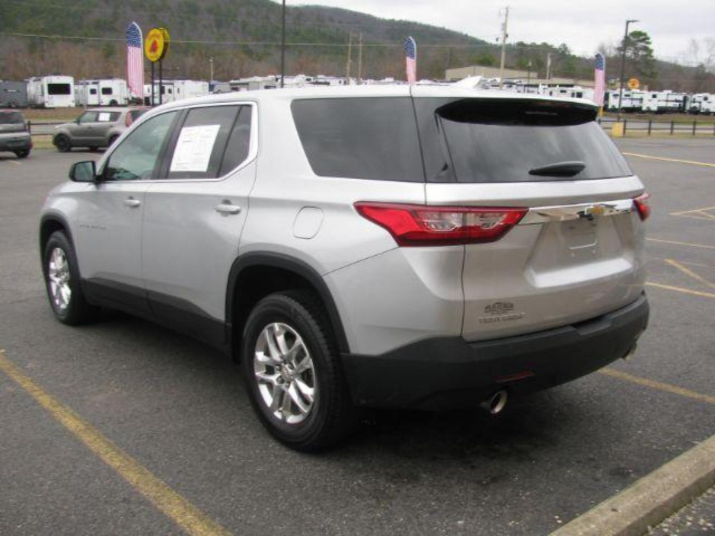 2019 Gray Chevrolet Traverse LS FWD (1GNERFKW3KJ) with an 3.6L V6 DOHC 24V engine, 9-Speed Automatic transmission, located at 2443 Albert Pike, Hot Springs, AR, 71913, (501) 623-6255, 34.492222, -93.109993 - Photo#2