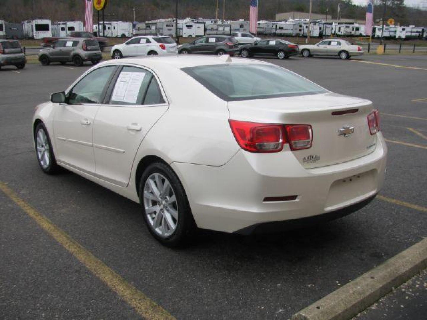 2014 White Chevrolet Malibu 2LT (1G11E5SL5EF) with an 2.5L L4 DOHC 16V engine, 6-Speed Automatic transmission, located at 2443 Albert Pike, Hot Springs, AR, 71913, (501) 623-6255, 34.492222, -93.109993 - Photo#2