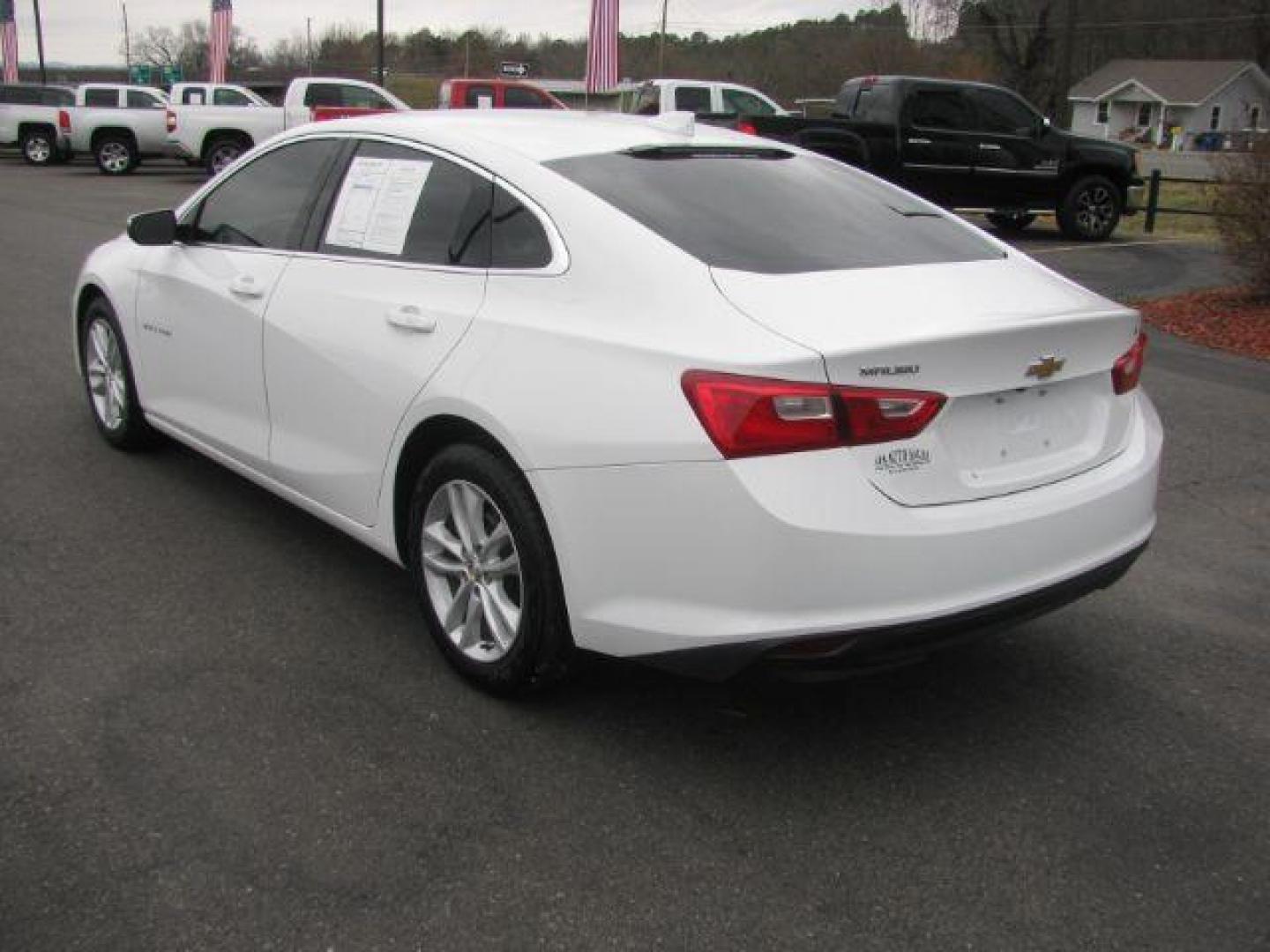 2018 White Chevrolet Malibu LT (1G1ZD5ST4JF) with an 1.5L L4 DOHC 16V engine, 6-Speed Automatic transmission, located at 2443 Albert Pike, Hot Springs, AR, 71913, (501) 623-6255, 34.492222, -93.109993 - Photo#2