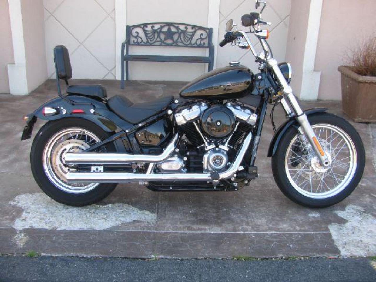 2020 Black Harley-Davidson FXST Softail Standard sport (1HD1BVJ13LB) with an 1746cc engine, Manual transmission, located at 2443 Albert Pike, Hot Springs, AR, 71913, (501) 623-6255, 34.492222, -93.109993 - Photo#0