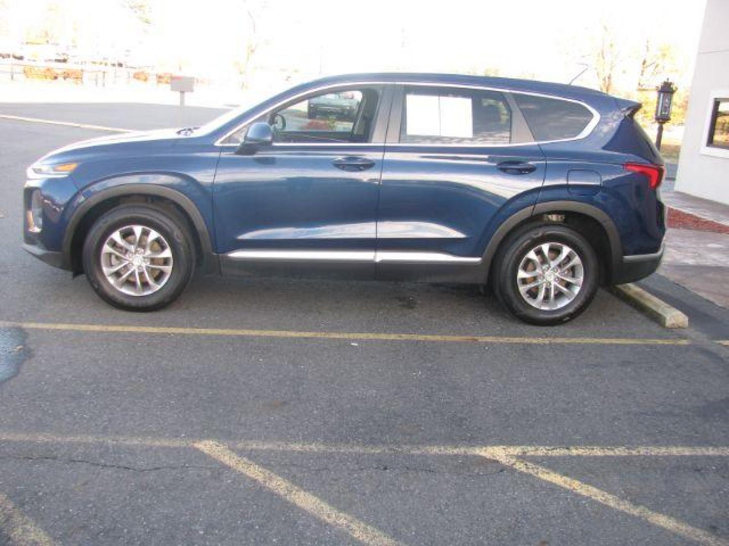 2019 Blue Hyundai Santa Fe SE 2.4 (5NMS23AD4KH) with an 2.4L L4 DOHC 16V engine, 8-Speed Automatic transmission, located at 2443 Albert Pike, Hot Springs, AR, 71913, (501) 623-6255, 34.492222, -93.109993 - Photo#1