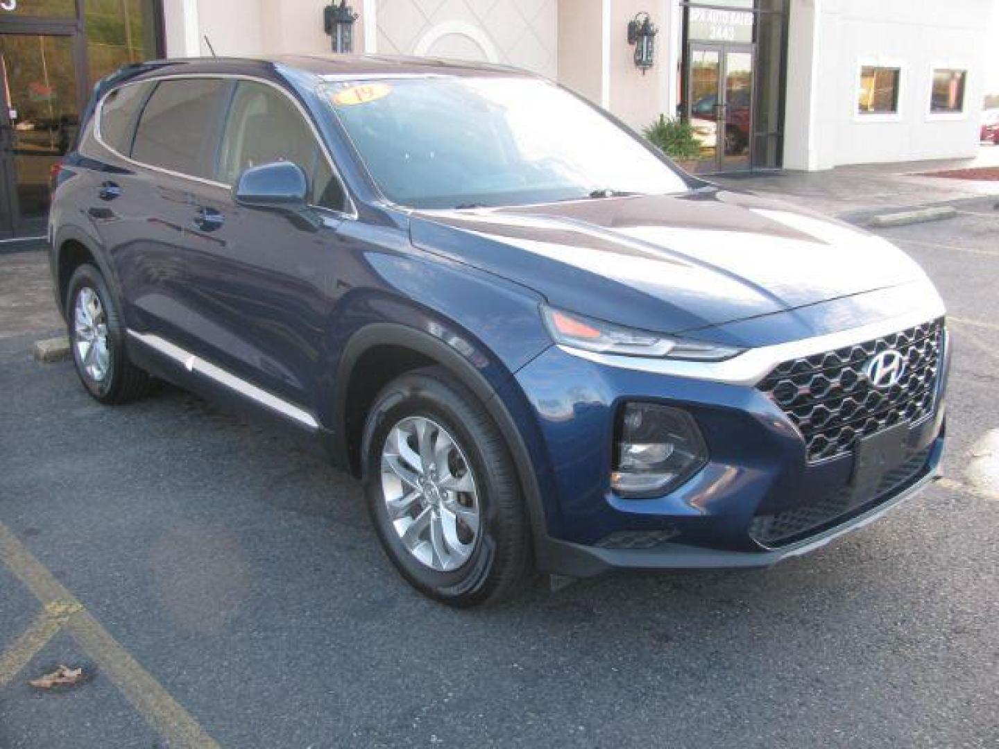 2019 Blue Hyundai Santa Fe SE 2.4 (5NMS23AD4KH) with an 2.4L L4 DOHC 16V engine, 8-Speed Automatic transmission, located at 2443 Albert Pike, Hot Springs, AR, 71913, (501) 623-6255, 34.492222, -93.109993 - Photo#5