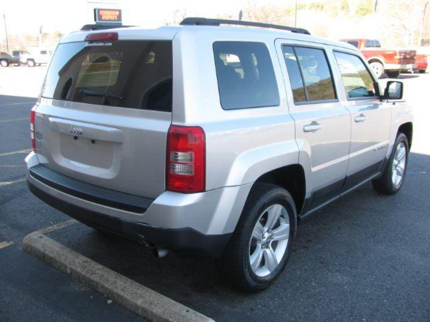 2013 Silver Jeep Patriot Sport 4WD (1C4NJRBB0DD) with an 2.4L L4 DOHC 16V engine, located at 2443 Albert Pike, Hot Springs, AR, 71913, (501) 623-6255, 34.492222, -93.109993 - Photo#3