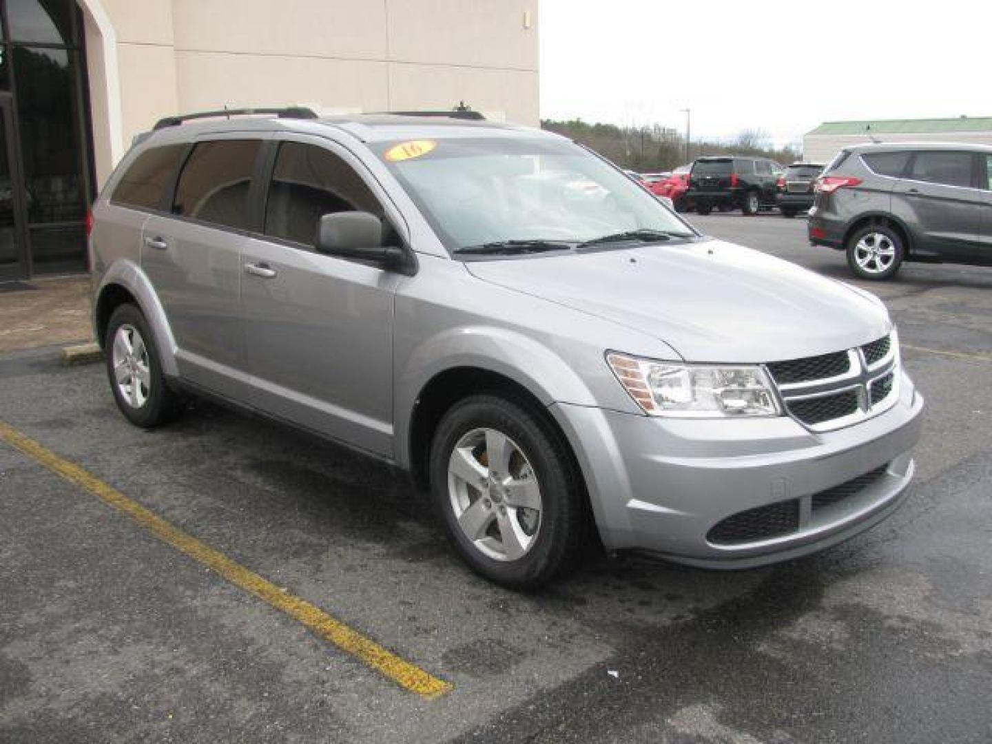 2016 Silver Dodge Journey SE (3C4PDCAB9GT) with an 2.4L L4 DOHC 16V engine, 4-Speed Automatic transmission, located at 2443 Albert Pike, Hot Springs, AR, 71913, (501) 623-6255, 34.492222, -93.109993 - Photo#5