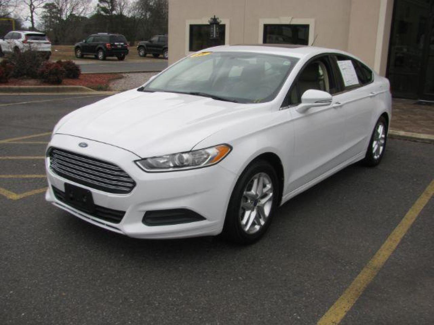 2013 White Ford Fusion SE (3FA6P0HR2DR) with an 1.6L L4 DOHC 16V engine, located at 2443 Albert Pike, Hot Springs, AR, 71913, (501) 623-6255, 34.492222, -93.109993 - Photo#0