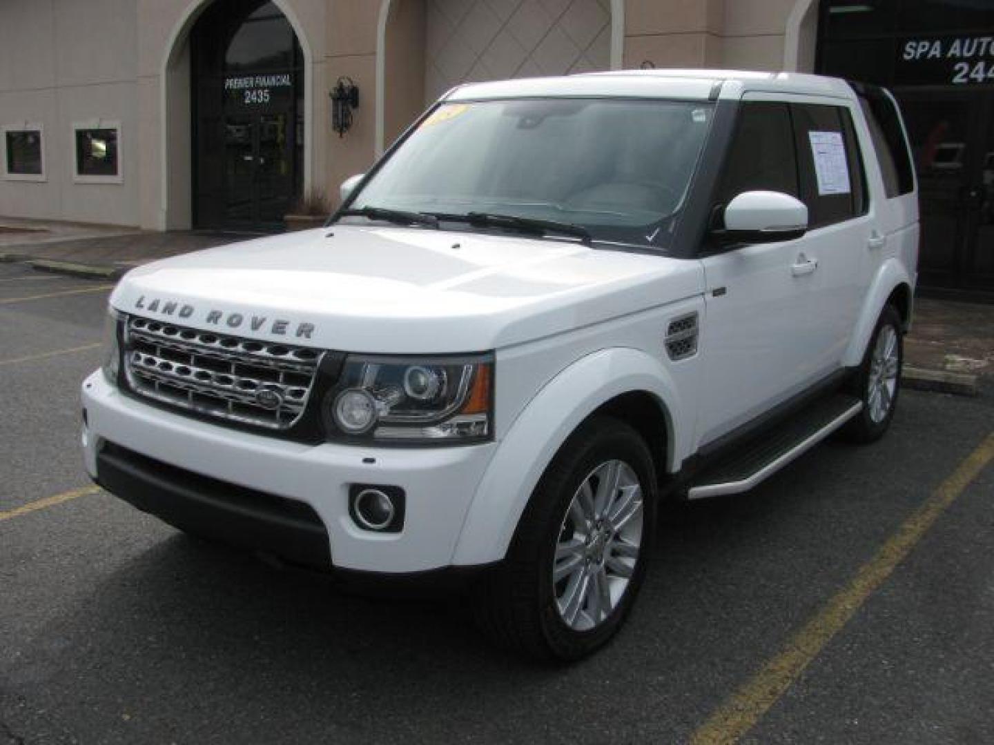 2015 White Land Rover LR4 HSE Luxury (SALAK2V65FA) with an 3.0L V6 DOHV 24V engine, 6-Speed Automatic transmission, located at 2443 Albert Pike, Hot Springs, AR, 71913, (501) 623-6255, 34.492222, -93.109993 - Photo#0