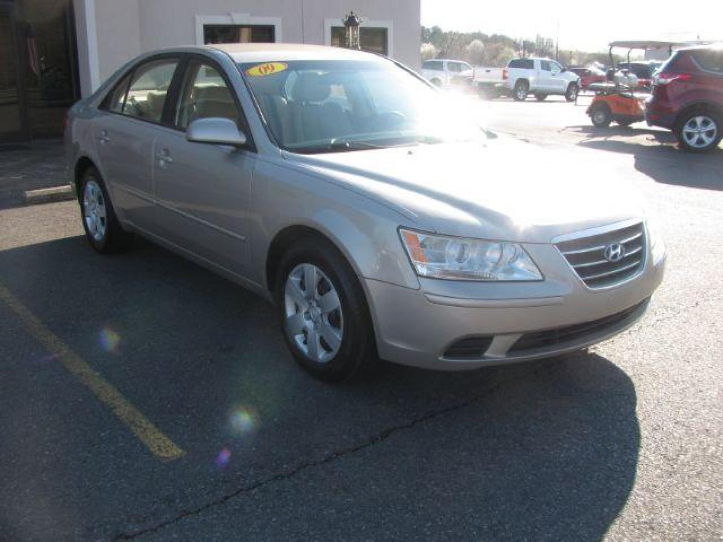 2009 Tan Hyundai Sonata GLS (5NPET46C39H) with an 2.4L L4 DOHC 16V engine, located at 2443 Albert Pike, Hot Springs, AR, 71913, (501) 623-6255, 34.492222, -93.109993 - Photo#5