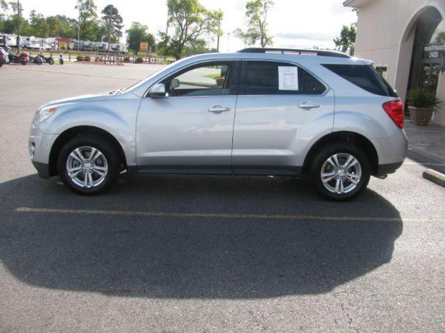 2012 Silver Chevrolet Equinox 2LT 2WD (2GNALPEK9C6) with an 2.4L L4 DOHC 16V engine, 6-Speed Automatic transmission, located at 2443 Albert Pike, Hot Springs, AR, 71913, (501) 623-6255, 34.492222, -93.109993 - LISTED FEATURES MAY BE OPTIONAL AND NOT INCLUDED ON THIS VEHICLE!!! - Photo#4