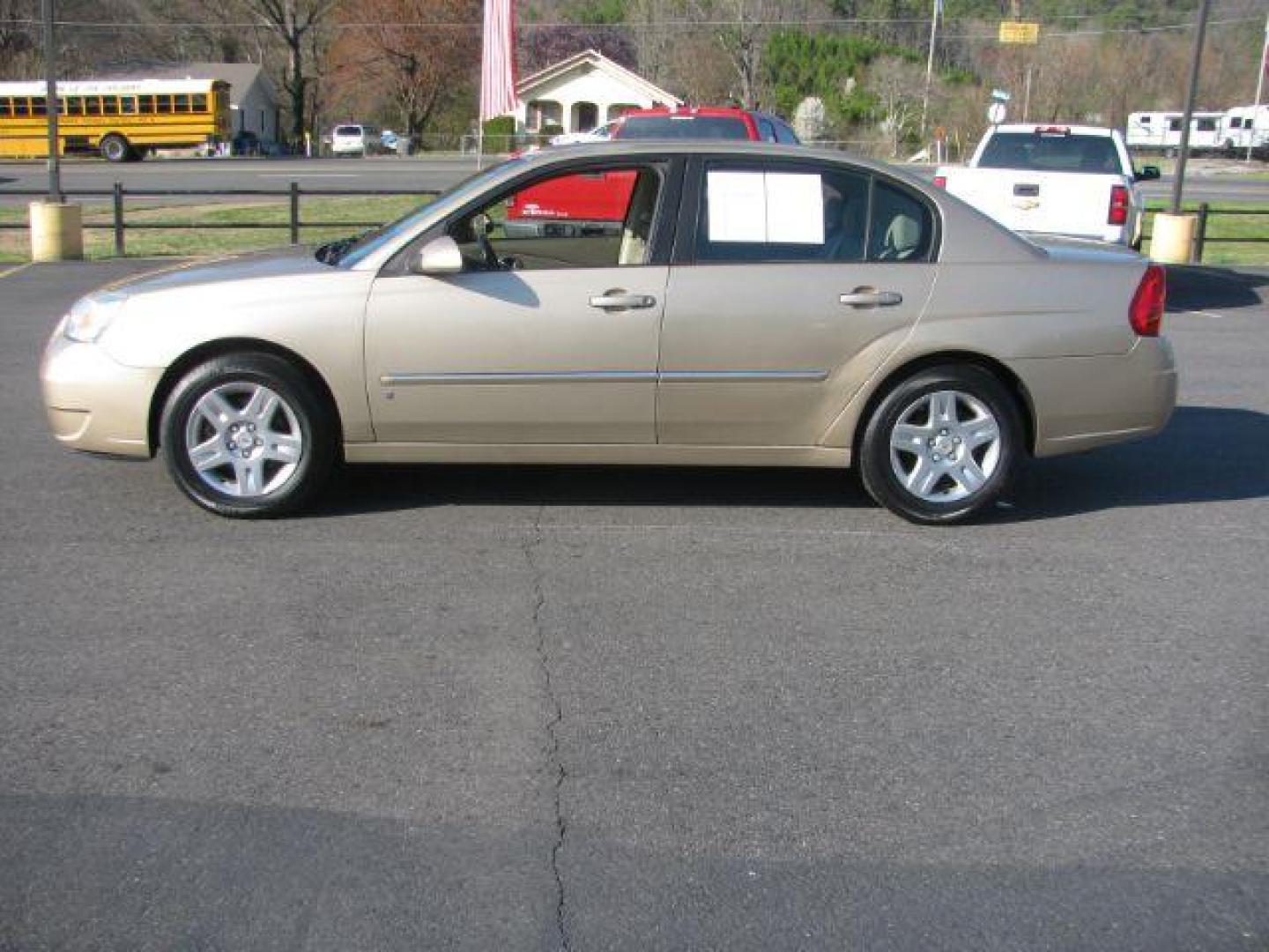 2006 Gold Chevrolet Malibu LT (1G1ZT51816F) with an 3.5L V6 OHV 12V engine, 4-Speed Automatic transmission, located at 2443 Albert Pike, Hot Springs, AR, 71913, (501) 623-6255, 34.492222, -93.109993 - Photo#1