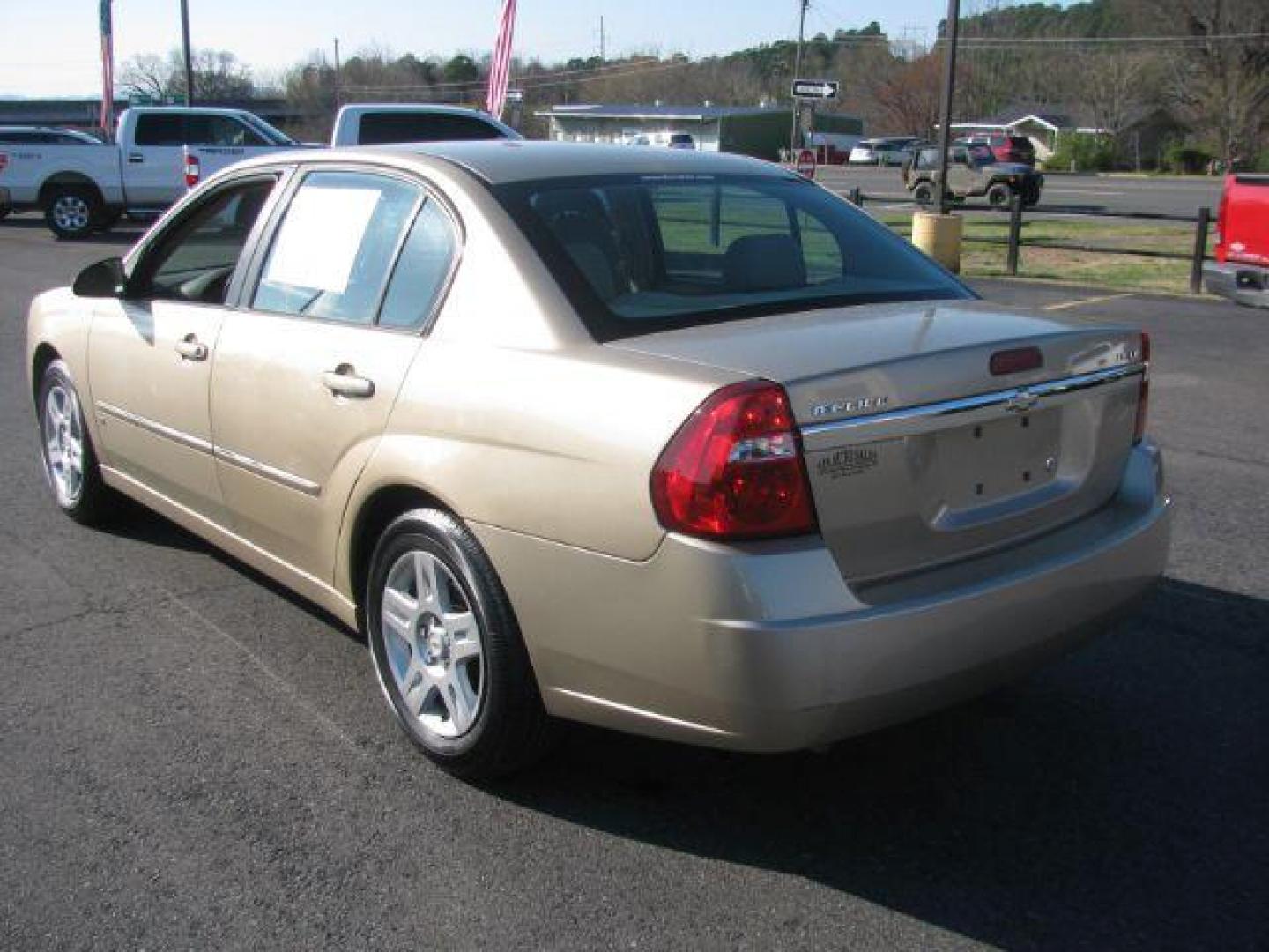 2006 Gold Chevrolet Malibu LT (1G1ZT51816F) with an 3.5L V6 OHV 12V engine, 4-Speed Automatic transmission, located at 2443 Albert Pike, Hot Springs, AR, 71913, (501) 623-6255, 34.492222, -93.109993 - Photo#2