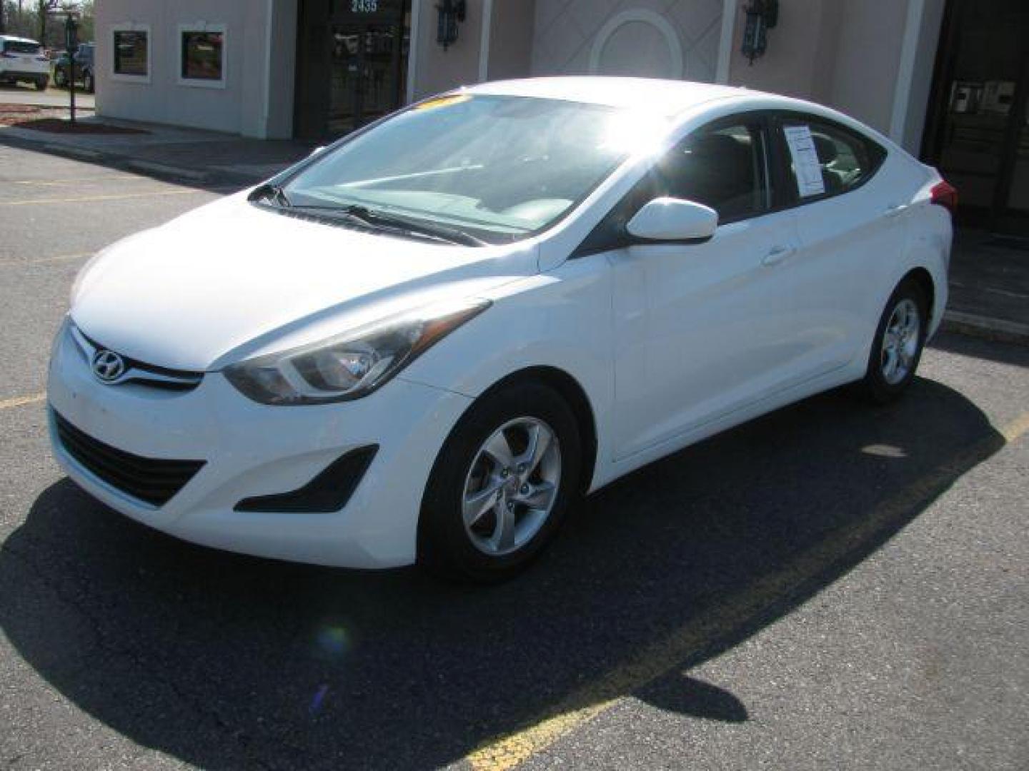 2014 White Hyundai Elantra GLS A/T (5NPDH4AE3EH) with an 1.8L L4 DOHC 16V engine, 6-Speed Automatic transmission, located at 2443 Albert Pike, Hot Springs, AR, 71913, (501) 623-6255, 34.492222, -93.109993 - Photo#5