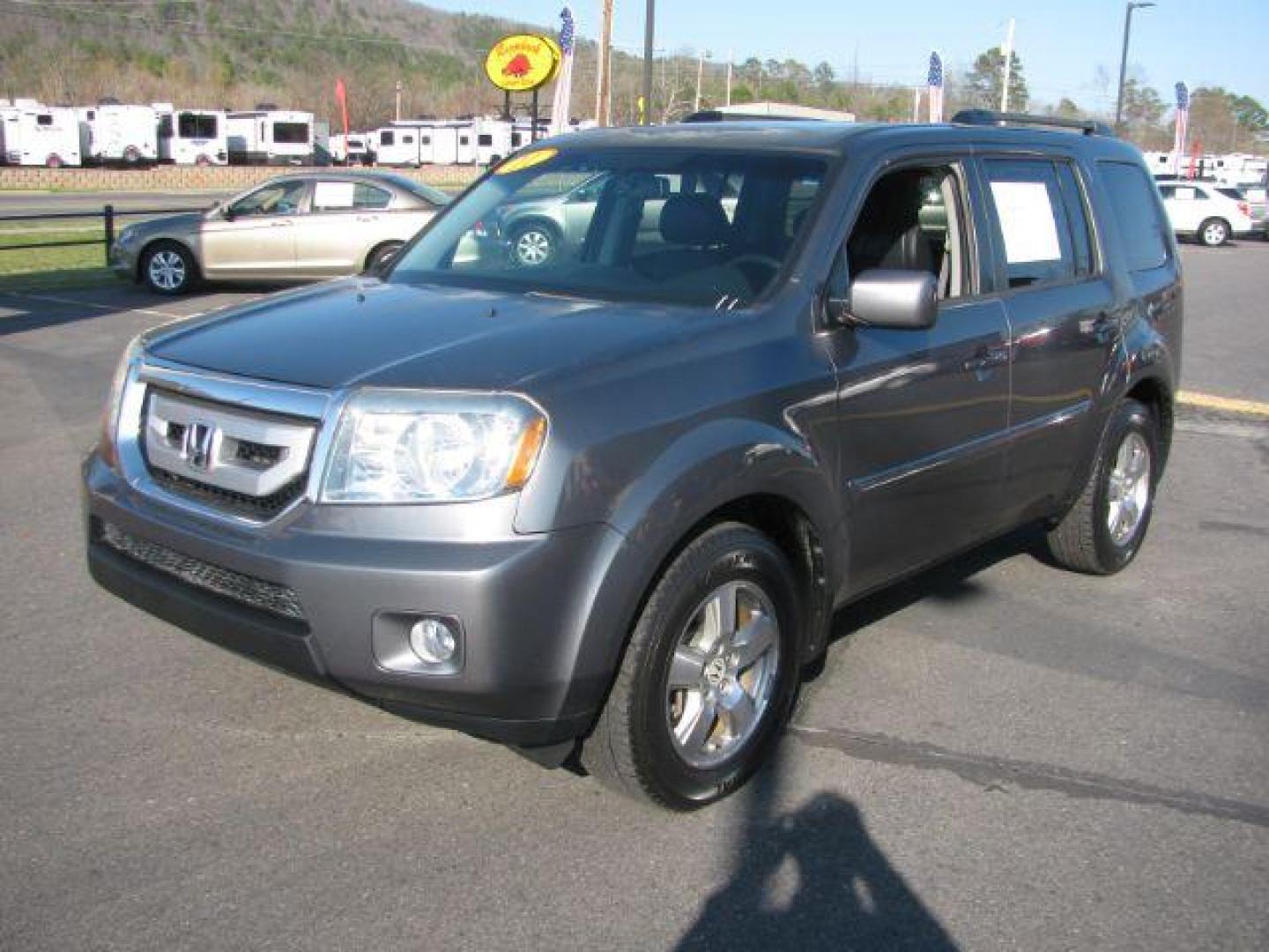 2011 Gray Honda Pilot EX-L 2WD 5-Spd AT with DVD (5FNYF3H63BB) with an 3.5L V6 SOHC 24V engine, 5-Speed Automatic transmission, located at 2443 Albert Pike, Hot Springs, AR, 71913, (501) 623-6255, 34.492222, -93.109993 - Photo#0