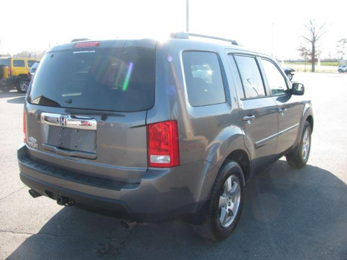 2011 Gray Honda Pilot EX-L 2WD 5-Spd AT with DVD (5FNYF3H63BB) with an 3.5L V6 SOHC 24V engine, 5-Speed Automatic transmission, located at 2443 Albert Pike, Hot Springs, AR, 71913, (501) 623-6255, 34.492222, -93.109993 - Photo#3