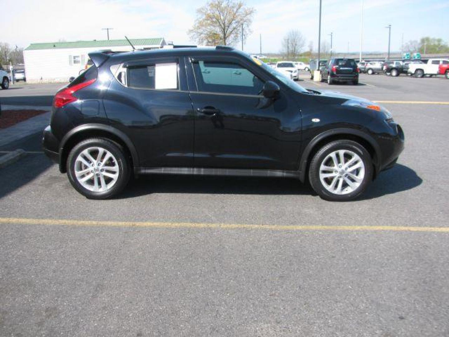 2014 Black Nissan Juke SL FWD (JN8AF5MR9ET) with an 1.6L L4 DOHC 16V engine, Continuously Variable Transmission transmission, located at 2443 Albert Pike, Hot Springs, AR, 71913, (501) 623-6255, 34.492222, -93.109993 - Photo#1