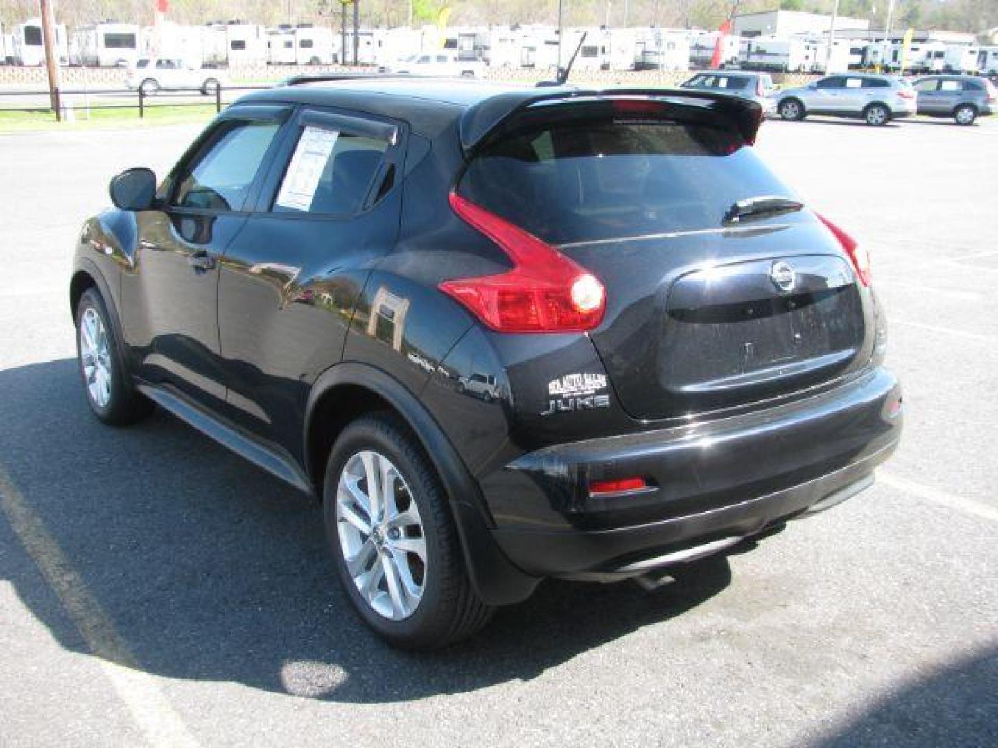 2014 Black Nissan Juke SL FWD (JN8AF5MR9ET) with an 1.6L L4 DOHC 16V engine, Continuously Variable Transmission transmission, located at 2443 Albert Pike, Hot Springs, AR, 71913, (501) 623-6255, 34.492222, -93.109993 - Photo#3