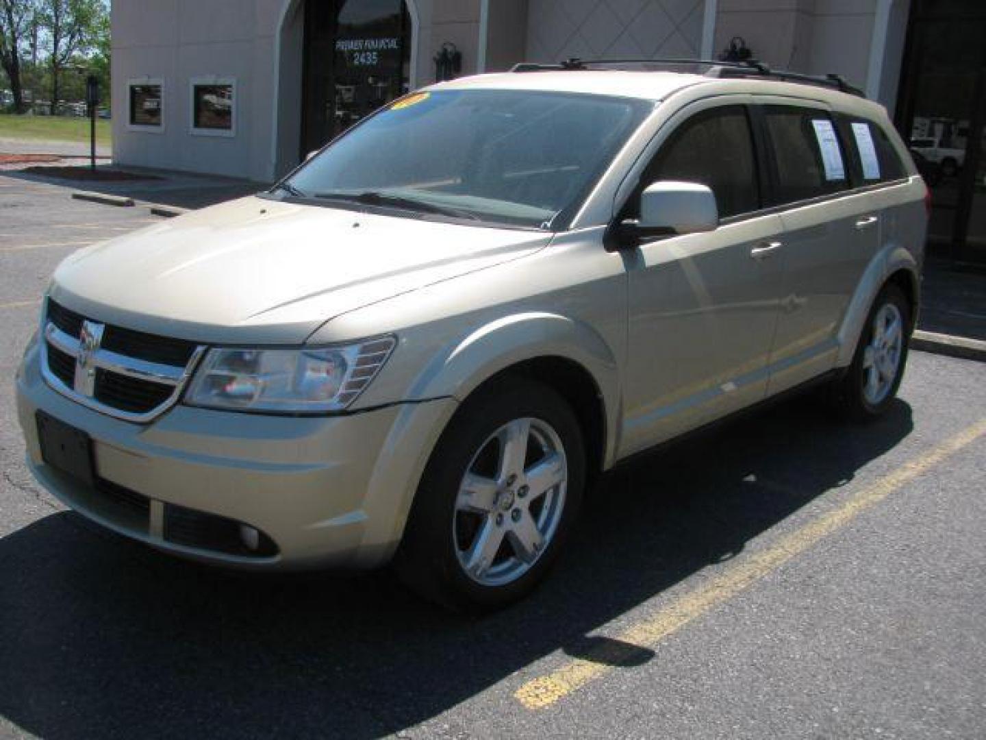 2010 Gold Dodge Journey SXT (3D4PG5FV3AT) with an 3.5L V6 SOHC 24V engine, 6-Speed Automatic transmission, located at 2443 Albert Pike, Hot Springs, AR, 71913, (501) 623-6255, 34.492222, -93.109993 - ALL LISTED FEATURES MAY NOT BE AVAILABLE!!!!! - Photo#5