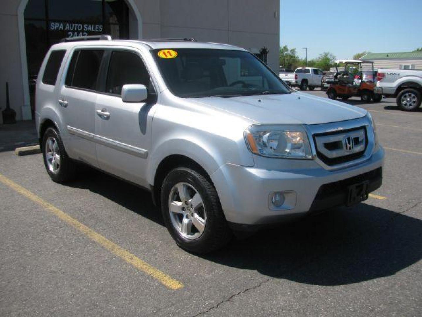 2011 Silver Honda Pilot EX-L 2WD 5-Spd AT (5FNYF3H59BB) with an 3.5L V6 SOHC 24V engine, 5-Speed Automatic transmission, located at 2443 Albert Pike, Hot Springs, AR, 71913, (501) 623-6255, 34.492222, -93.109993 - Photo#0