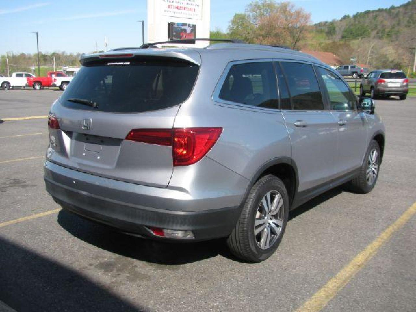 2018 Silver Honda Pilot EX-L w/RES (5FNYF5H83JB) with an 3.5L V6 SOHC 24V engine, 6-Speed Automatic transmission, located at 2443 Albert Pike, Hot Springs, AR, 71913, (501) 623-6255, 34.492222, -93.109993 - Photo#2