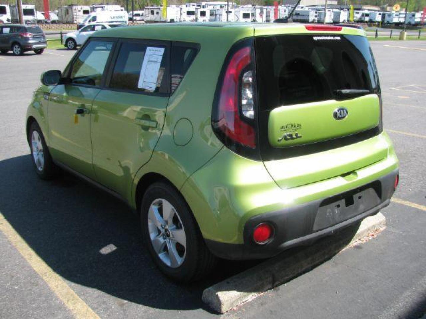 2018 Green Kia Soul WAGON 4-DR (KNDJN2A27J7) with an 1.6L L4 DOHC 16V engine, 6-Speed Automatic transmission, located at 2443 Albert Pike, Hot Springs, AR, 71913, (501) 623-6255, 34.492222, -93.109993 - Photo#2