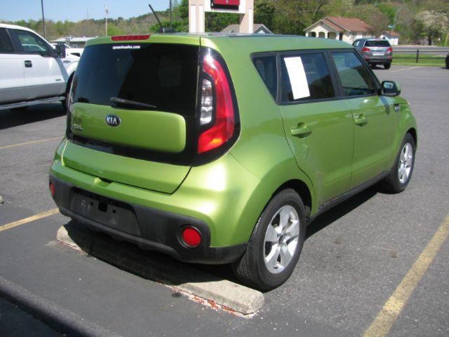 2018 Green Kia Soul WAGON 4-DR (KNDJN2A27J7) with an 1.6L L4 DOHC 16V engine, 6-Speed Automatic transmission, located at 2443 Albert Pike, Hot Springs, AR, 71913, (501) 623-6255, 34.492222, -93.109993 - Photo#3