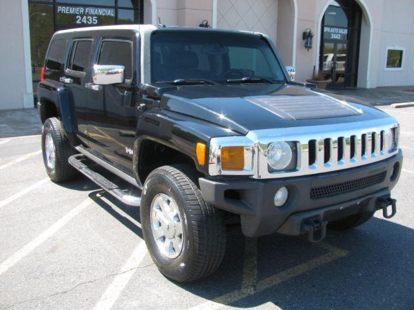 2006 Black Hummer H3 Sport Utility (5GTDN136X68) with an 3.5L L5 DOHC 20V engine, located at 2443 Albert Pike, Hot Springs, AR, 71913, (501) 623-6255, 34.492222, -93.109993 - ALL LISTED FEATURES MAY NOT BE AVAILABLE!!!!! - Photo#0